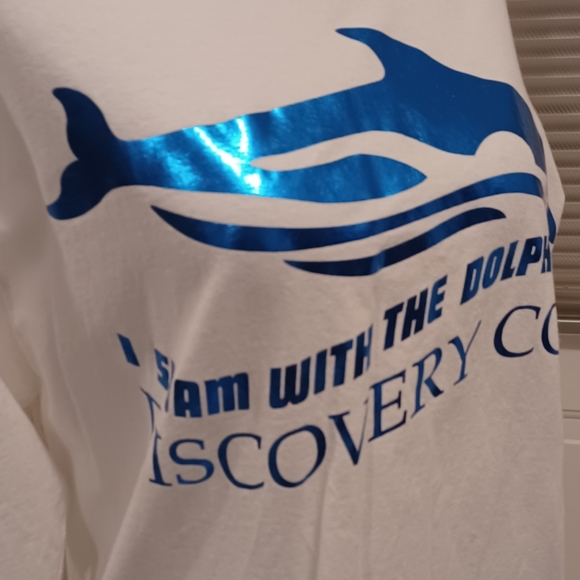4/$80 New Long Sleeve Dolphin Tee - Size Medium - Picture 2 of 9